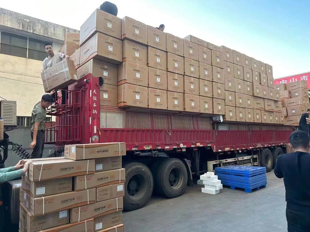 高原上的搬運力量 拉薩裝卸工的職業(yè)紀(jì)實